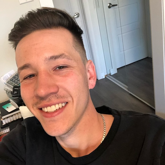 Meet your Posher, Bryn - Picture 1 of 1